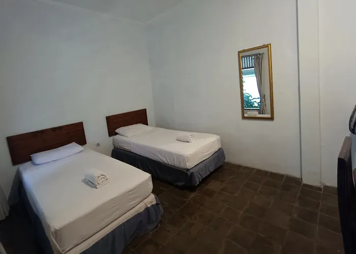 Ndalem Mantrigawen Hotel Yogyakarta