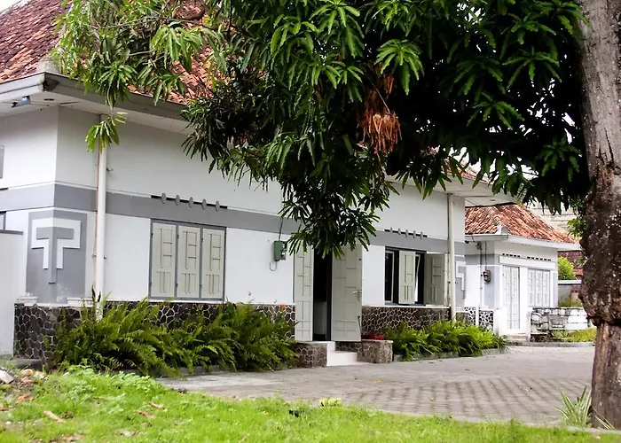 Ndalem Mantrigawen Hotel Yogyakarta